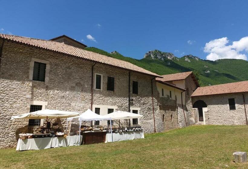 Szálloda Abbazia Ss. Quirico E Giulitta