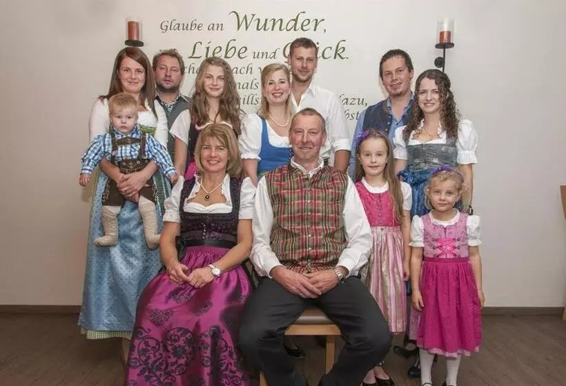 ホテル Biobauernhof Und Ferienhaus Riederbauer