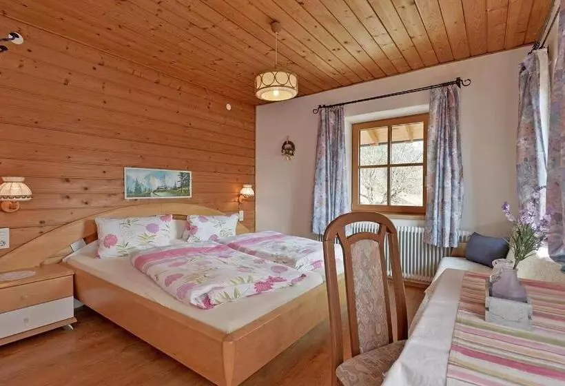 ホテル Biobauernhof Und Ferienhaus Riederbauer