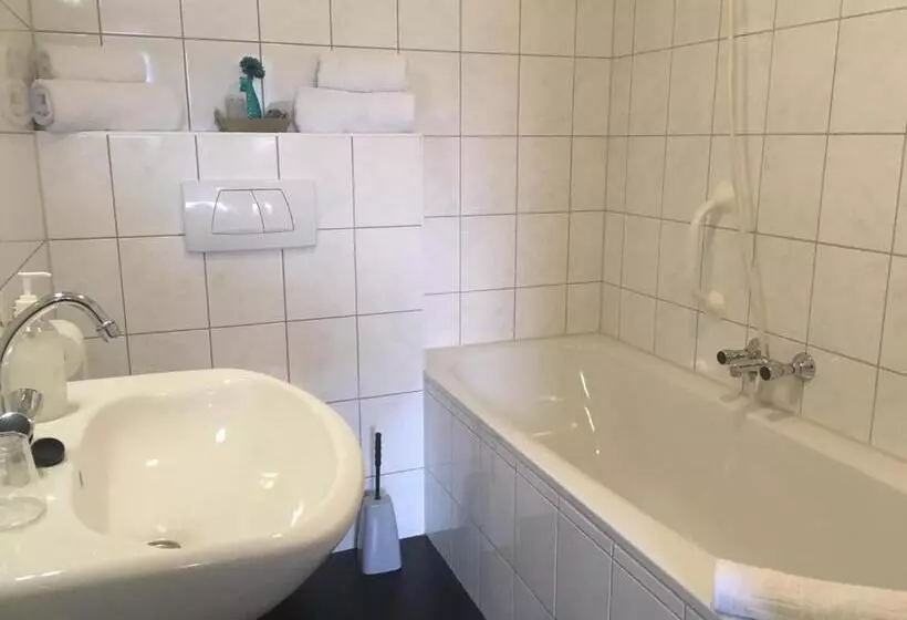 ホテル Eetcafé  T Dûke Lûk