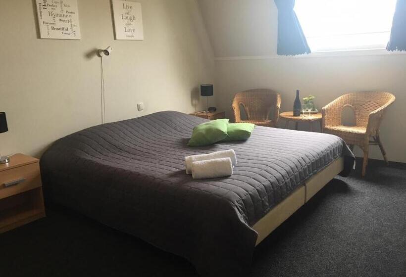 בית מלון כפרי Eetcafé T Dûke Lûk