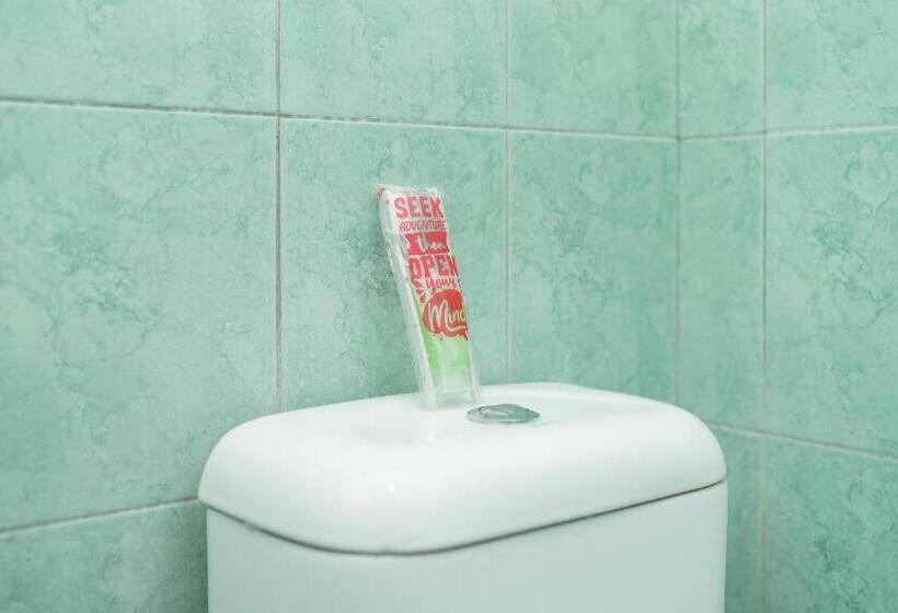 酒店 Reddoorz Near Bundaran Ciceri