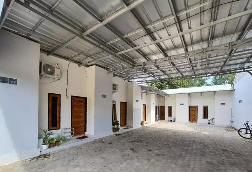 ホテル Reddoorz Syariah At Labuhan Maringgai Lampung