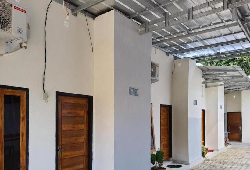 Отель Reddoorz Syariah At Labuhan Maringgai Lampung