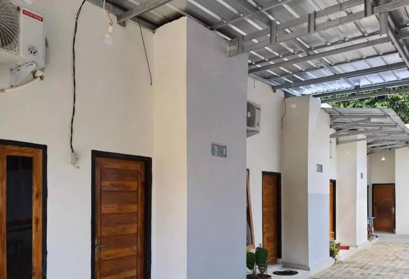 ホテル Reddoorz Syariah At Labuhan Maringgai Lampung