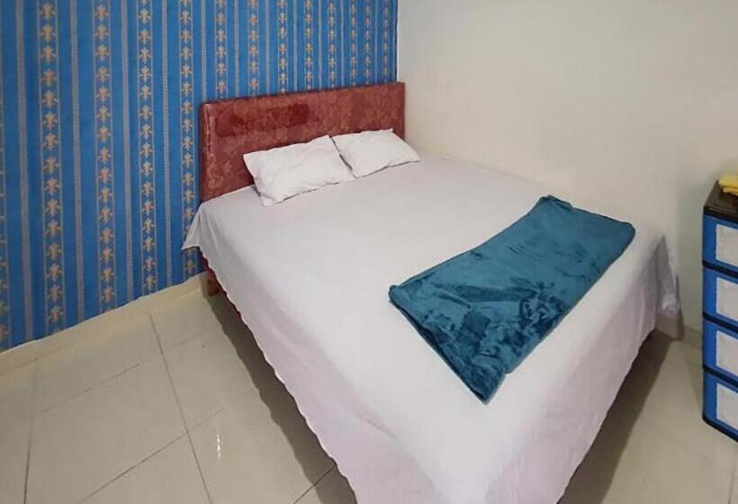 Отель Reddoorz Syariah At Labuhan Maringgai Lampung