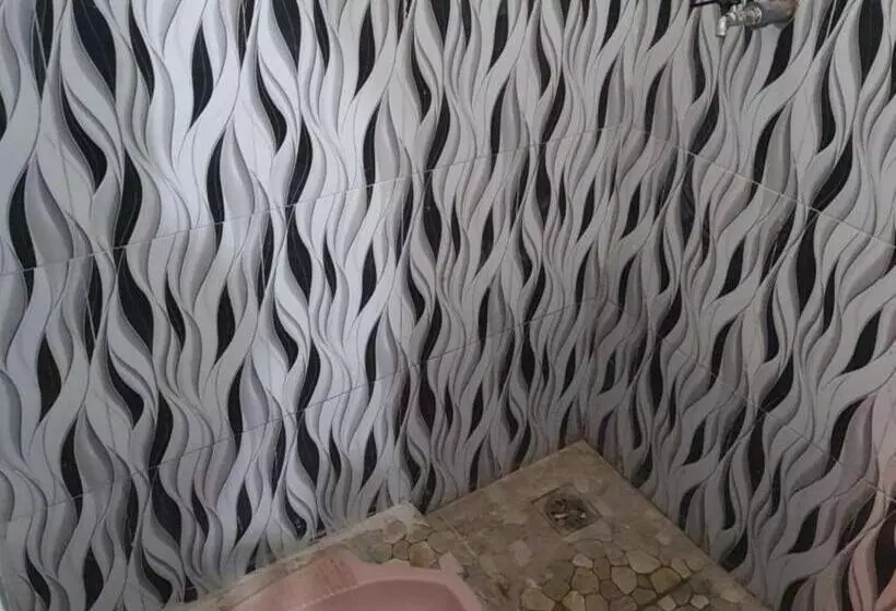 ホテル Reddoorz Syariah At Labuhan Maringgai Lampung