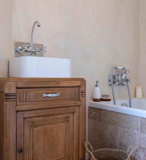 Пансион Domaine Des Pousses, Chambres D Hôtes Au Coeur D Un Village De Campagne