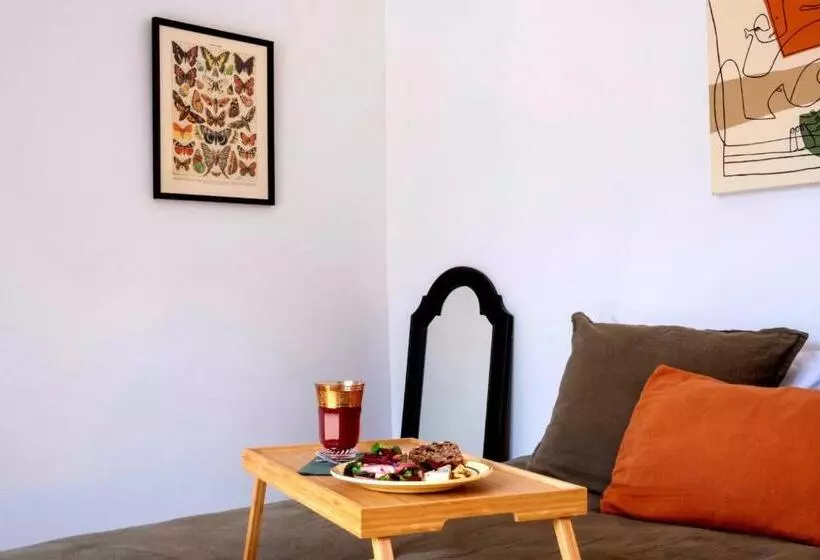 ペンション Domaine Des Pousses, Chambres D Hôtes Au Coeur D Un Village De Campagne