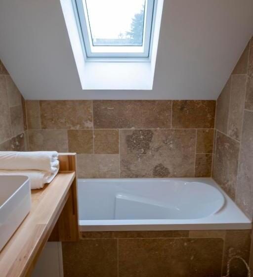 Пансион Domaine Des Pousses, Chambres D Hôtes Au Coeur D Un Village De Campagne