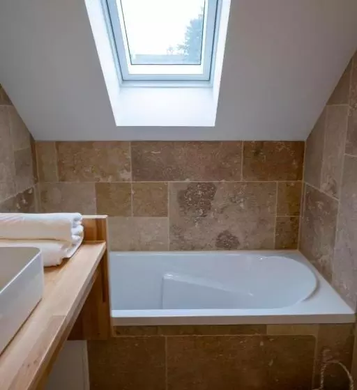 ペンション Domaine Des Pousses, Chambres D Hôtes Au Coeur D Un Village De Campagne