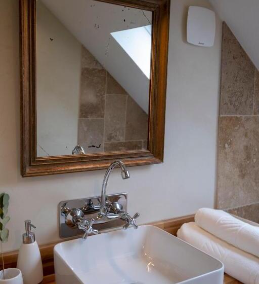 Пансион Domaine Des Pousses, Chambres D Hôtes Au Coeur D Un Village De Campagne