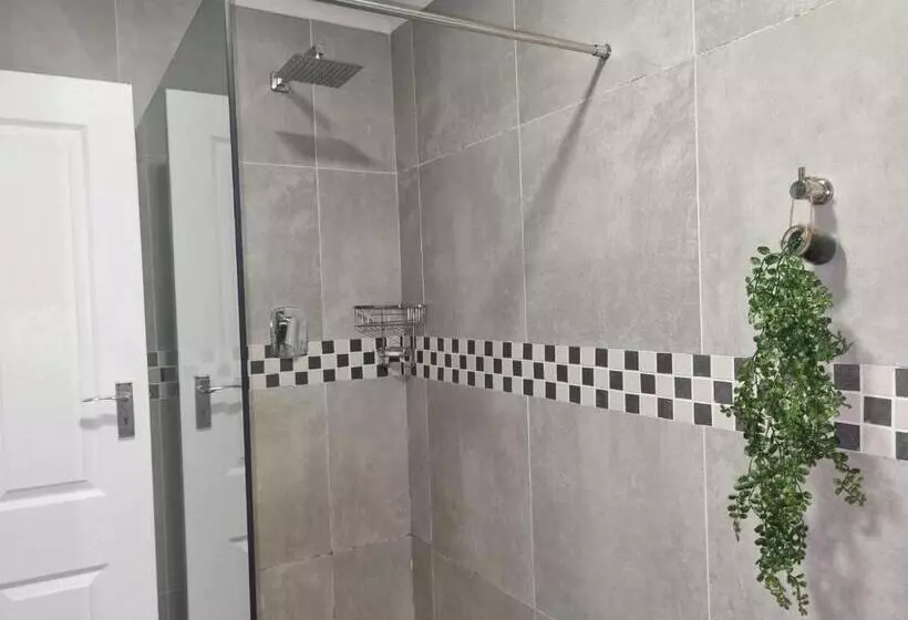 Majatalo Eland Place Self Catering Guest House