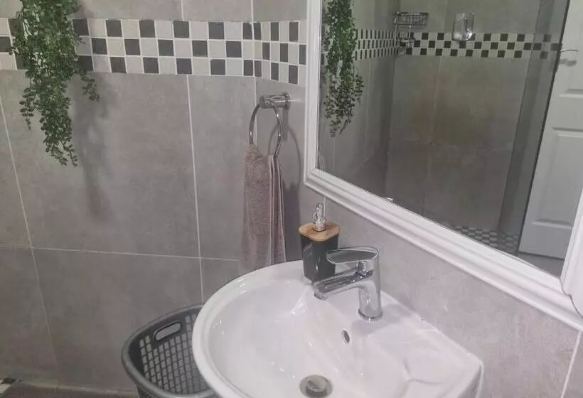 Majatalo Eland Place Self Catering Guest House