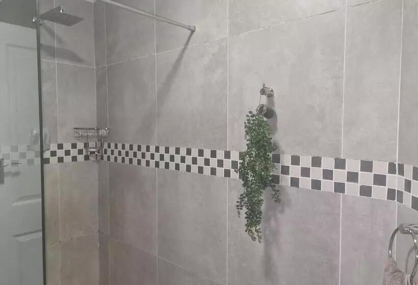 Majatalo Eland Place Self Catering Guest House