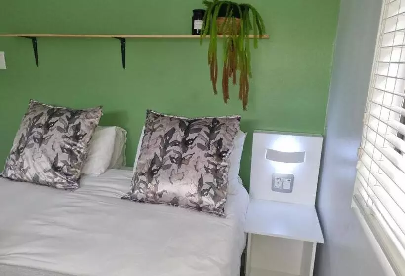 Majatalo Eland Place Self Catering Guest House