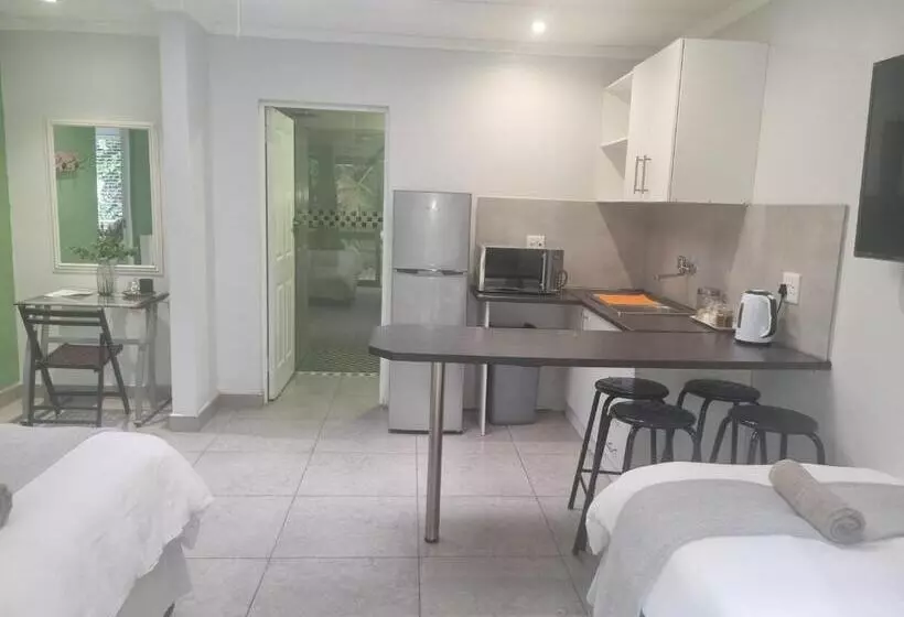 Majatalo Eland Place Self Catering Guest House