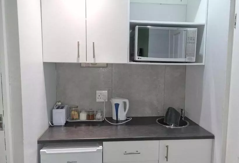 Majatalo Eland Place Self Catering Guest House