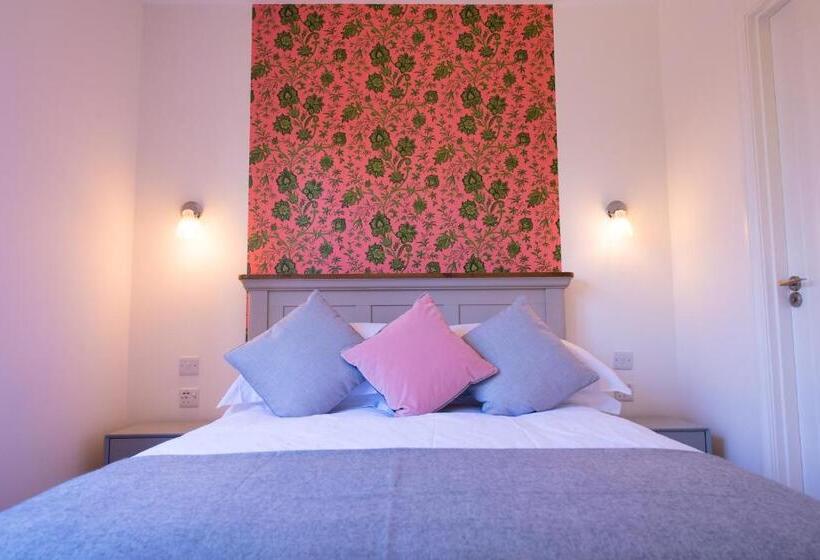 פנסיון Longstowe Farmhouse