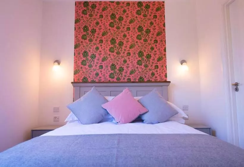 Majatalo Longstowe Farmhouse