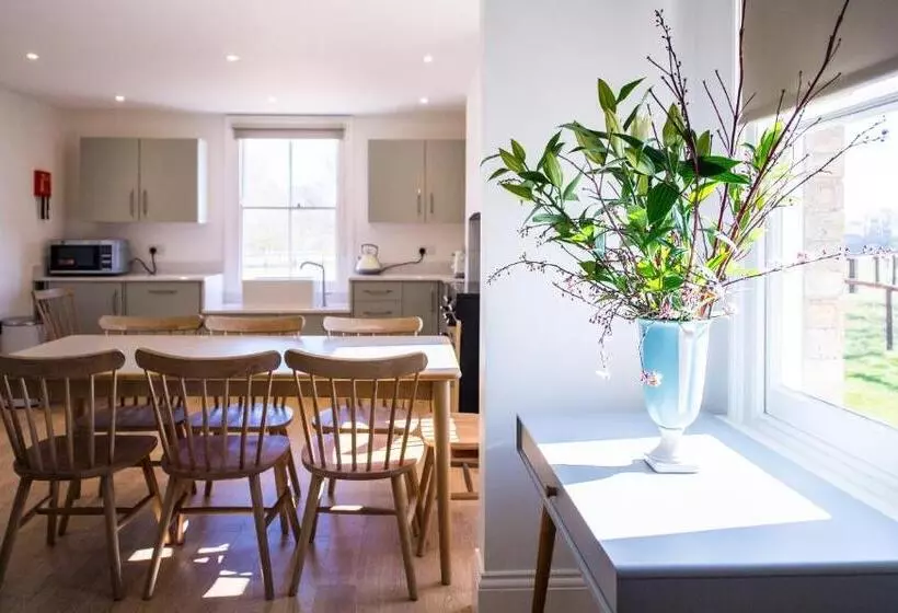 Majatalo Longstowe Farmhouse