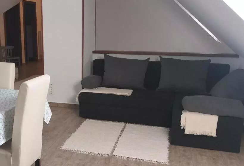 ペンション Szamóca Vendégház