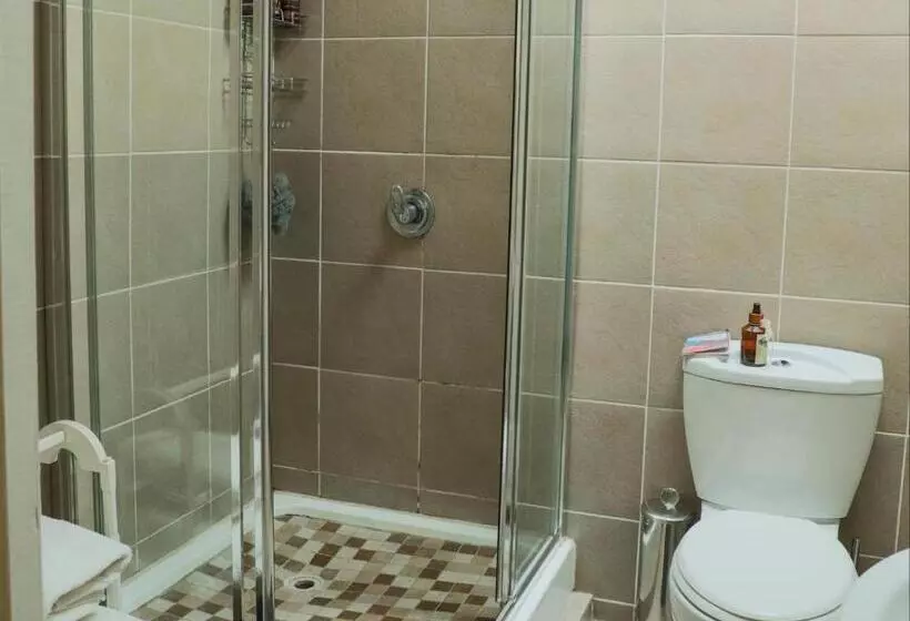 ペンション Tuscan Rose