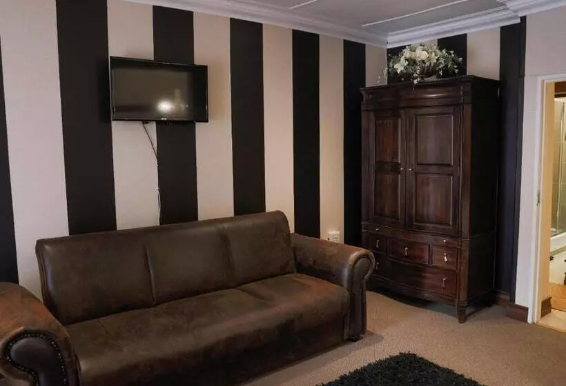 ペンション Tuscan Rose