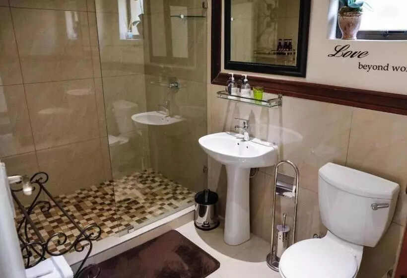 ペンション Tuscan Rose