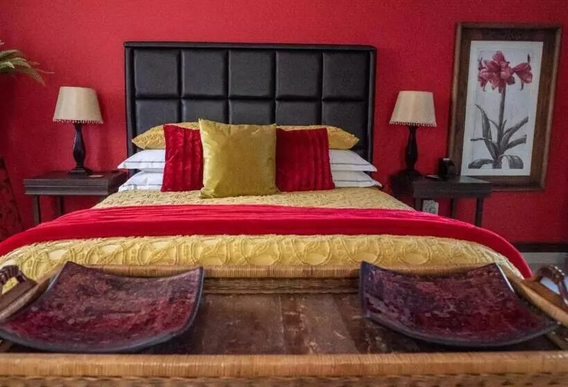 ペンション Tuscan Rose