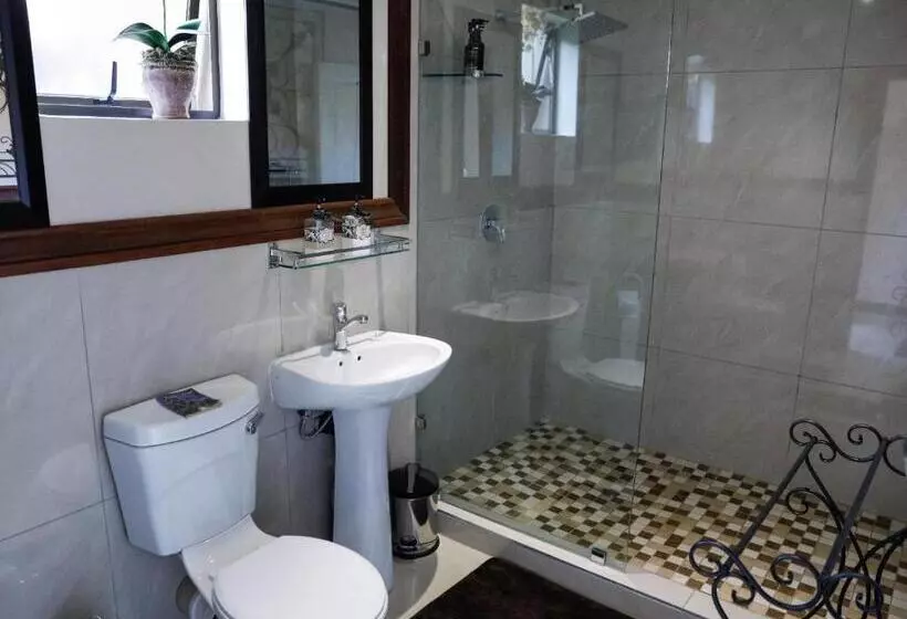 ペンション Tuscan Rose