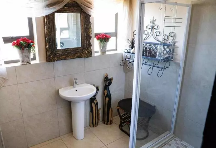 ペンション Tuscan Rose