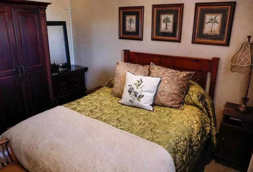 ペンション Tuscan Rose