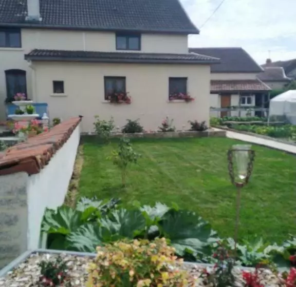 Aamiaismajoitus (B&B) A La Maison Du Bonheur