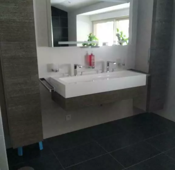 Aamiaismajoitus (B&B) A La Maison Du Bonheur