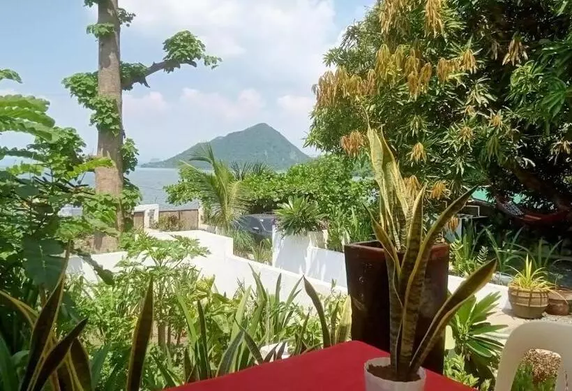 Aamiaismajoitus (B&B) Baywalk Suites Batangas