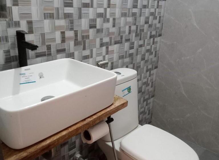 민박 Baywalk Suites Batangas