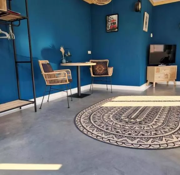 ベッドアンドブレックファースト De Remise