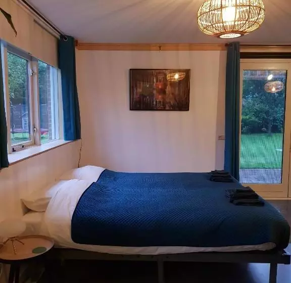 ベッドアンドブレックファースト De Remise