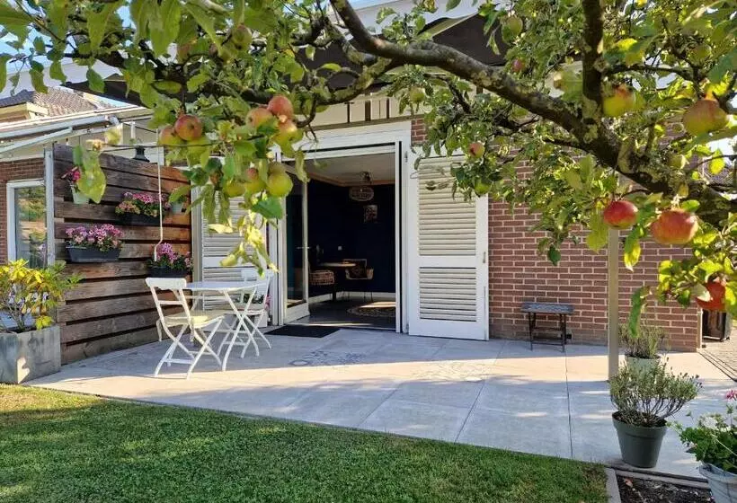 ベッドアンドブレックファースト De Remise