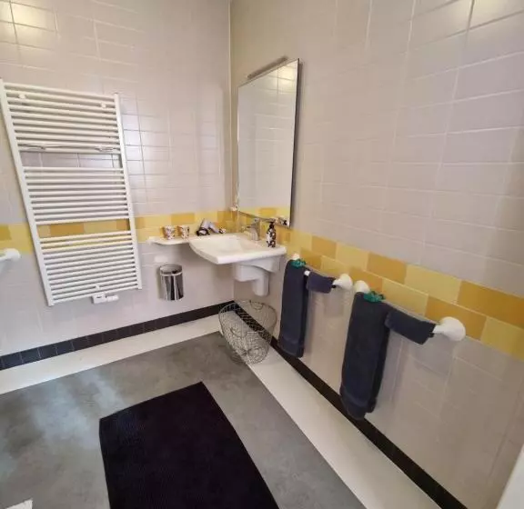 ベッドアンドブレックファースト De Remise