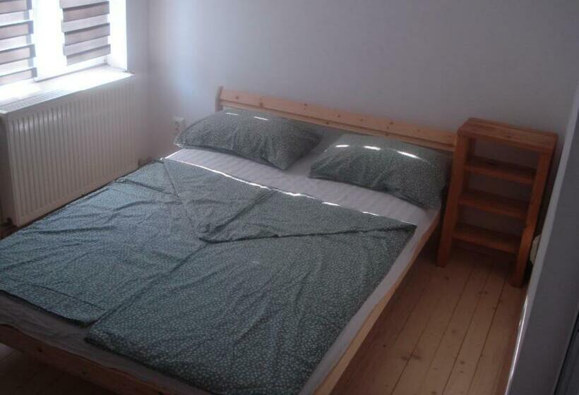 Пансион втори километър