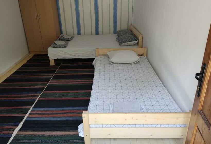 Пансион втори километър