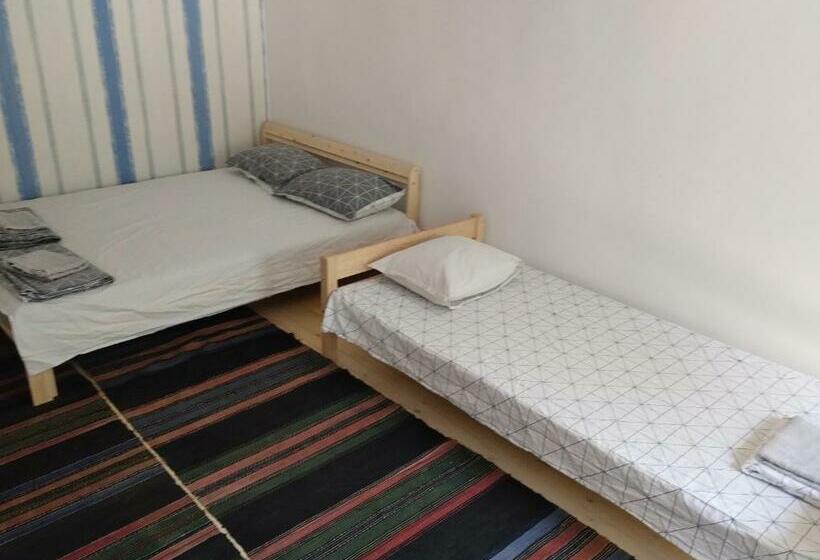 Пансион втори километър