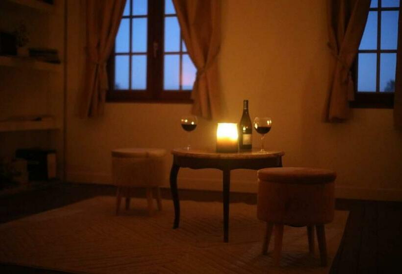 ペンション La Montrieuse, Chambre Individuelle Avec Sauna Et Baignoire Spa