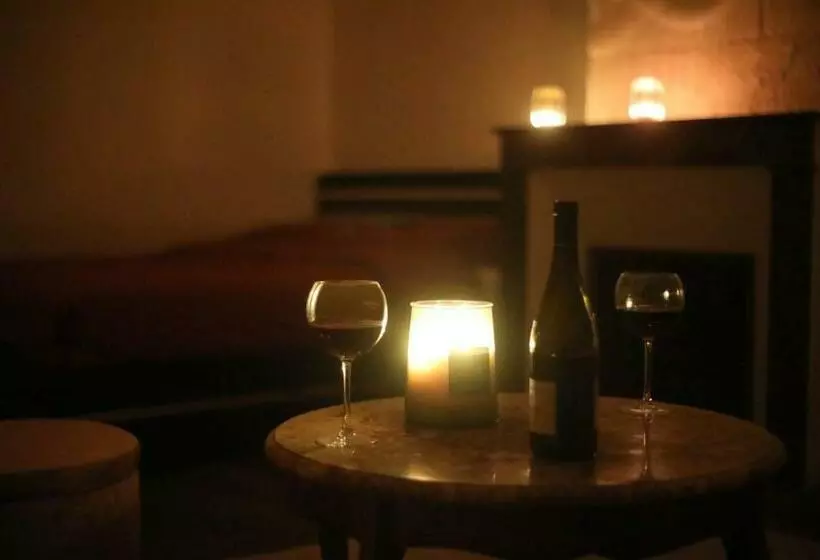 ペンション La Montrieuse, Chambre Individuelle Avec Sauna Et Baignoire Spa
