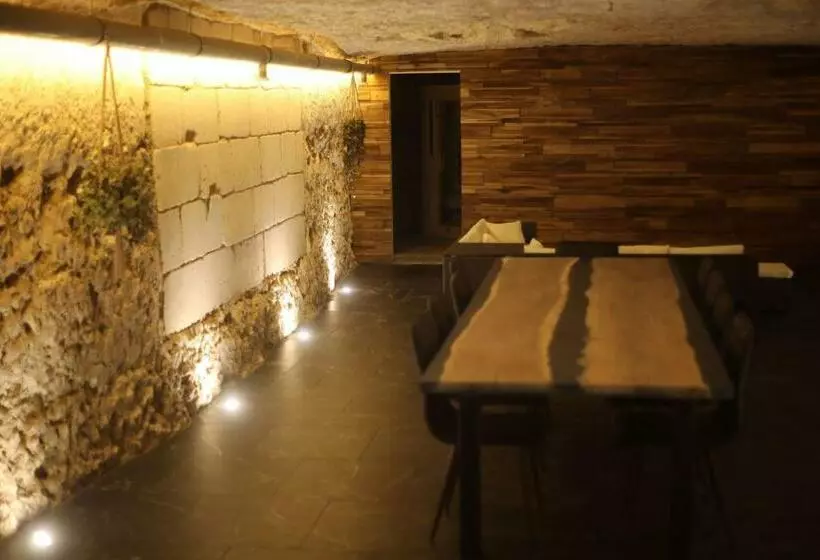 ペンション La Montrieuse, Chambre Individuelle Avec Sauna Et Baignoire Spa