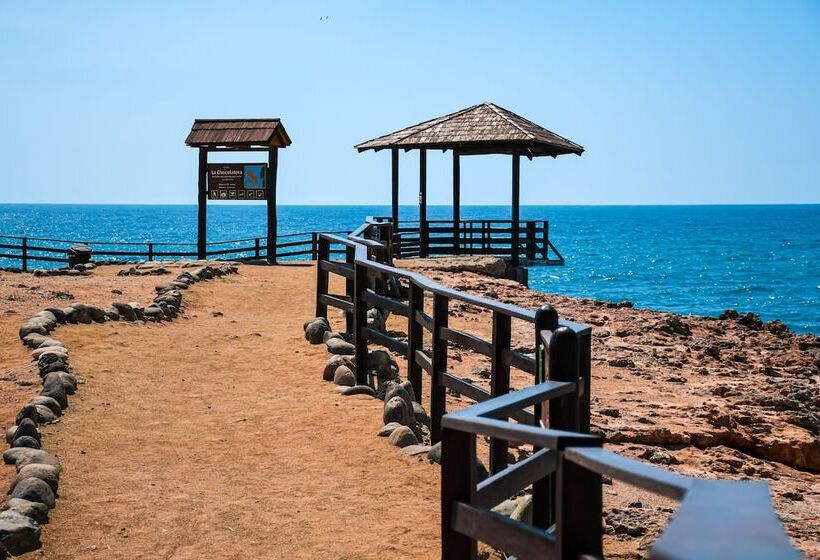 בית מלון כפרי Suites Costa De Oro