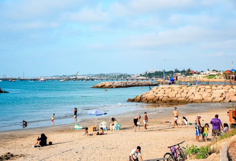 בית מלון כפרי Suites Costa De Oro