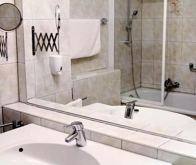 ホテル Pension Kaempfelbach